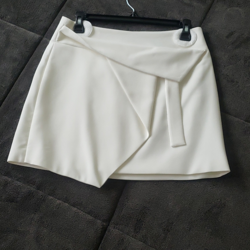 White mini skirt halston